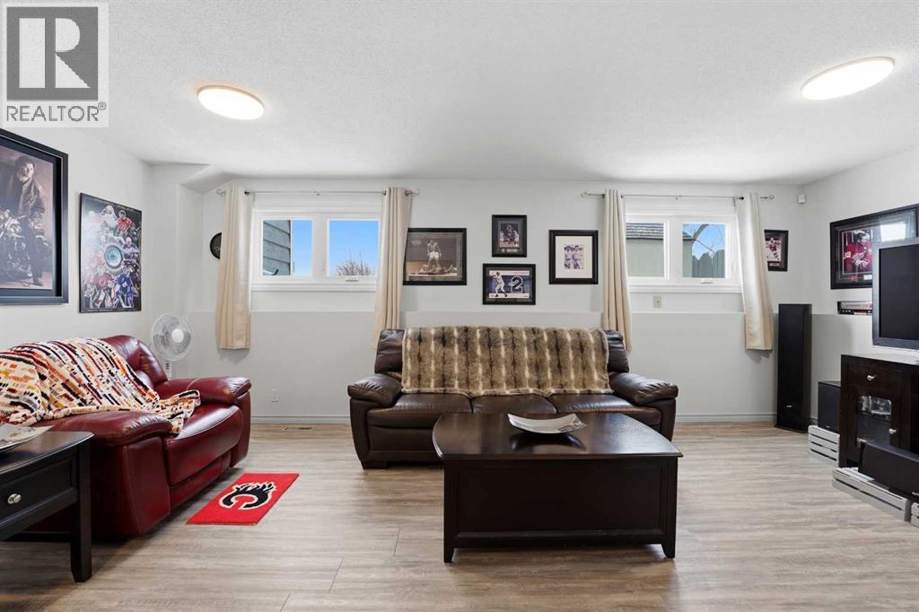 26 West Wood Drive, Didsbury, Alberta  T0M 0W0 - Photo 37 - A2298305