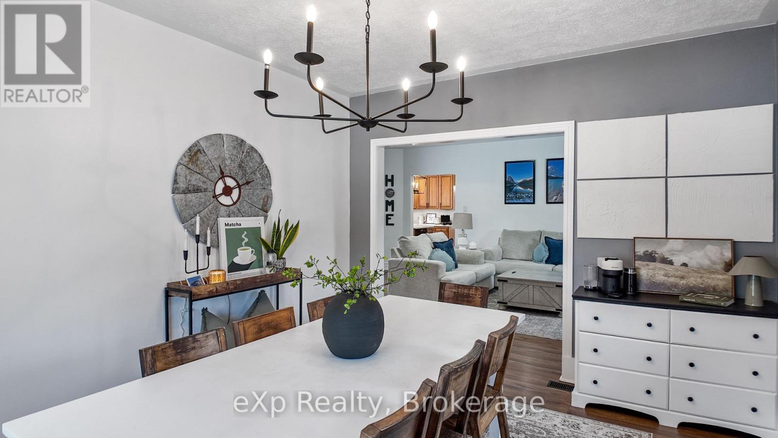 588 12th Avenue, Hanover, Ontario  N4N 2V6 - Photo 7 - X12952302