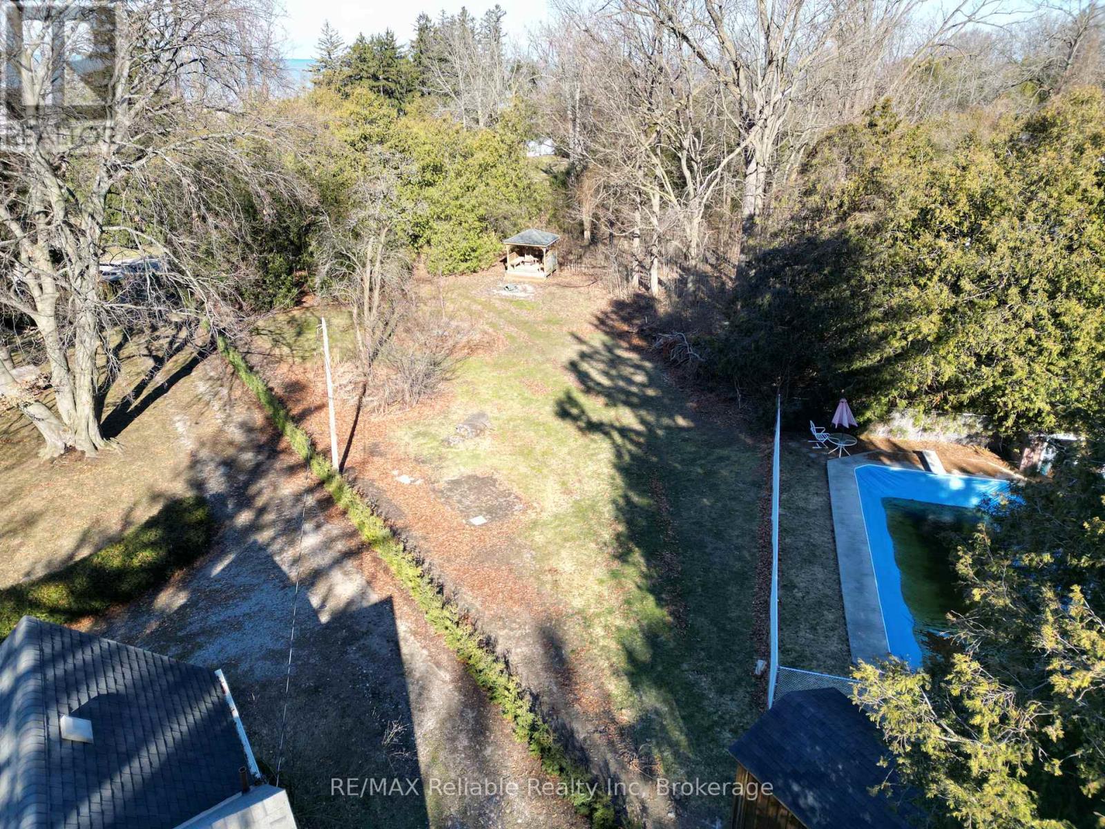 2 Tuyll Street, Bluewater, Ontario  N0M 1G0 - Photo 13 - X12952372