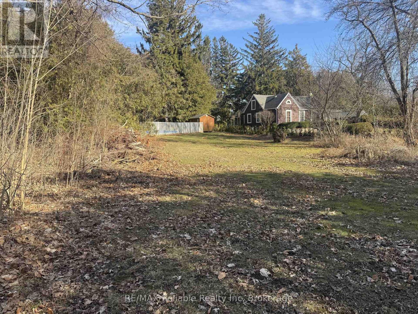 2 Tuyll Street, Bluewater, Ontario  N0M 1G0 - Photo 4 - X12952372