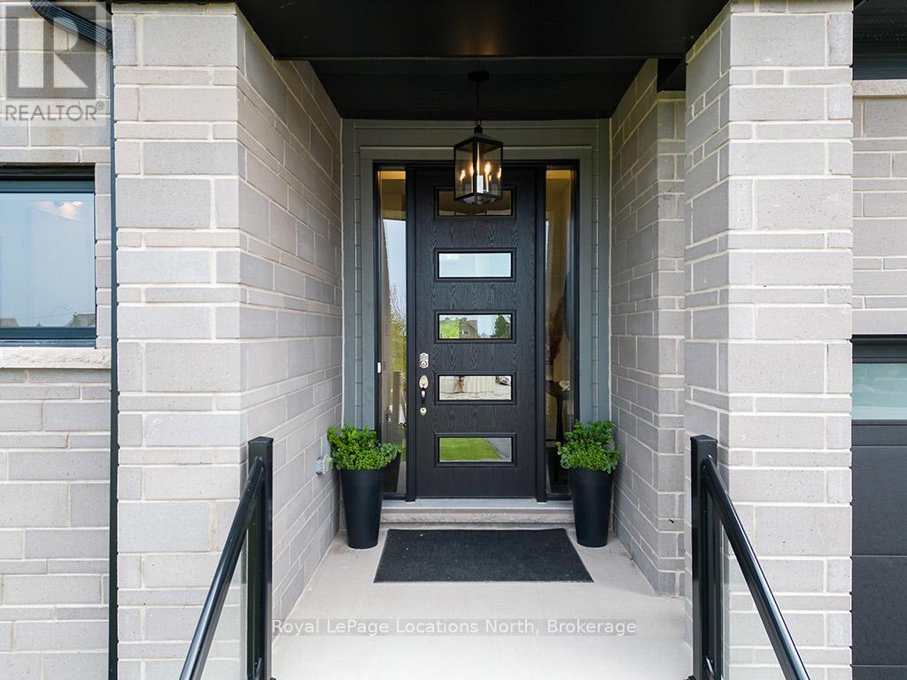 130 Dorothy Drive, Blue Mountains, Ontario  N0H 1J0 - Photo 2 - X12952406