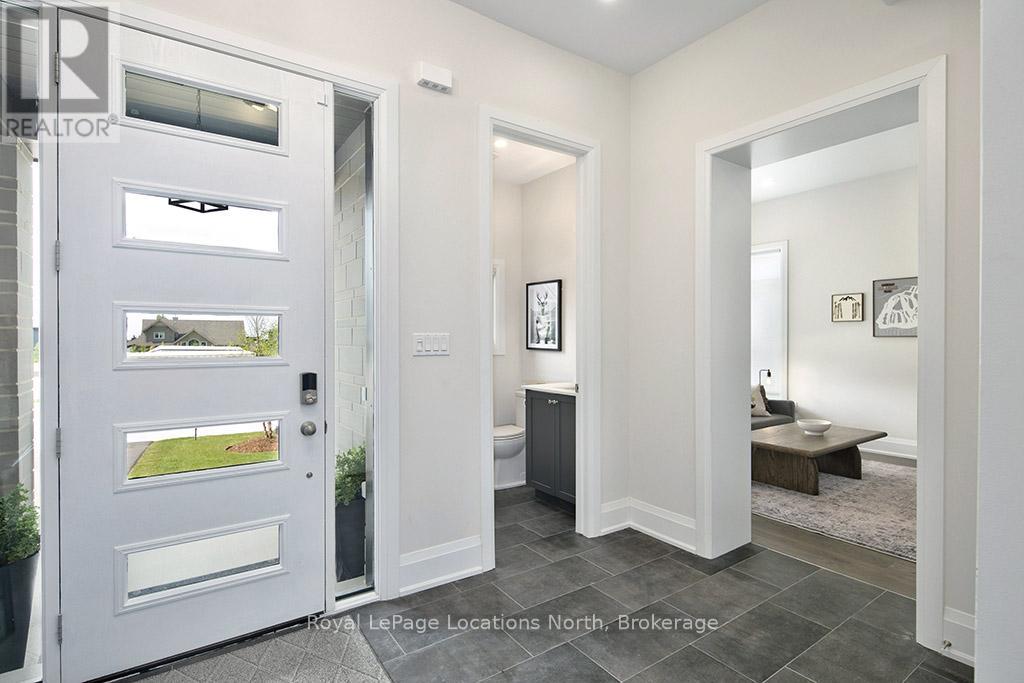 130 Dorothy Drive, Blue Mountains, Ontario  N0H 1J0 - Photo 4 - X12952406