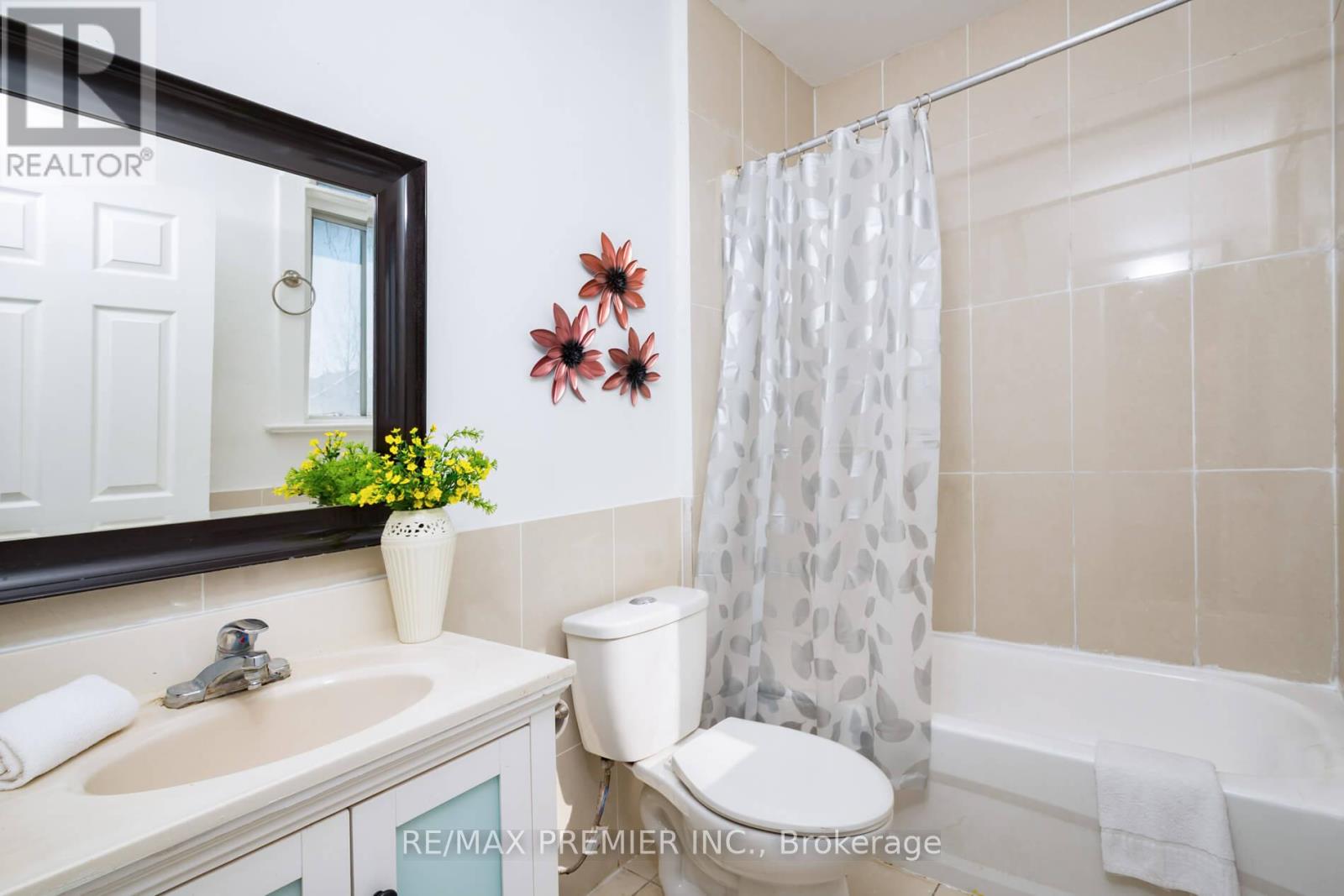 229 Bellwoods Avenue, Toronto, Ontario M6J 2R2 - Photo 25 - C12952252