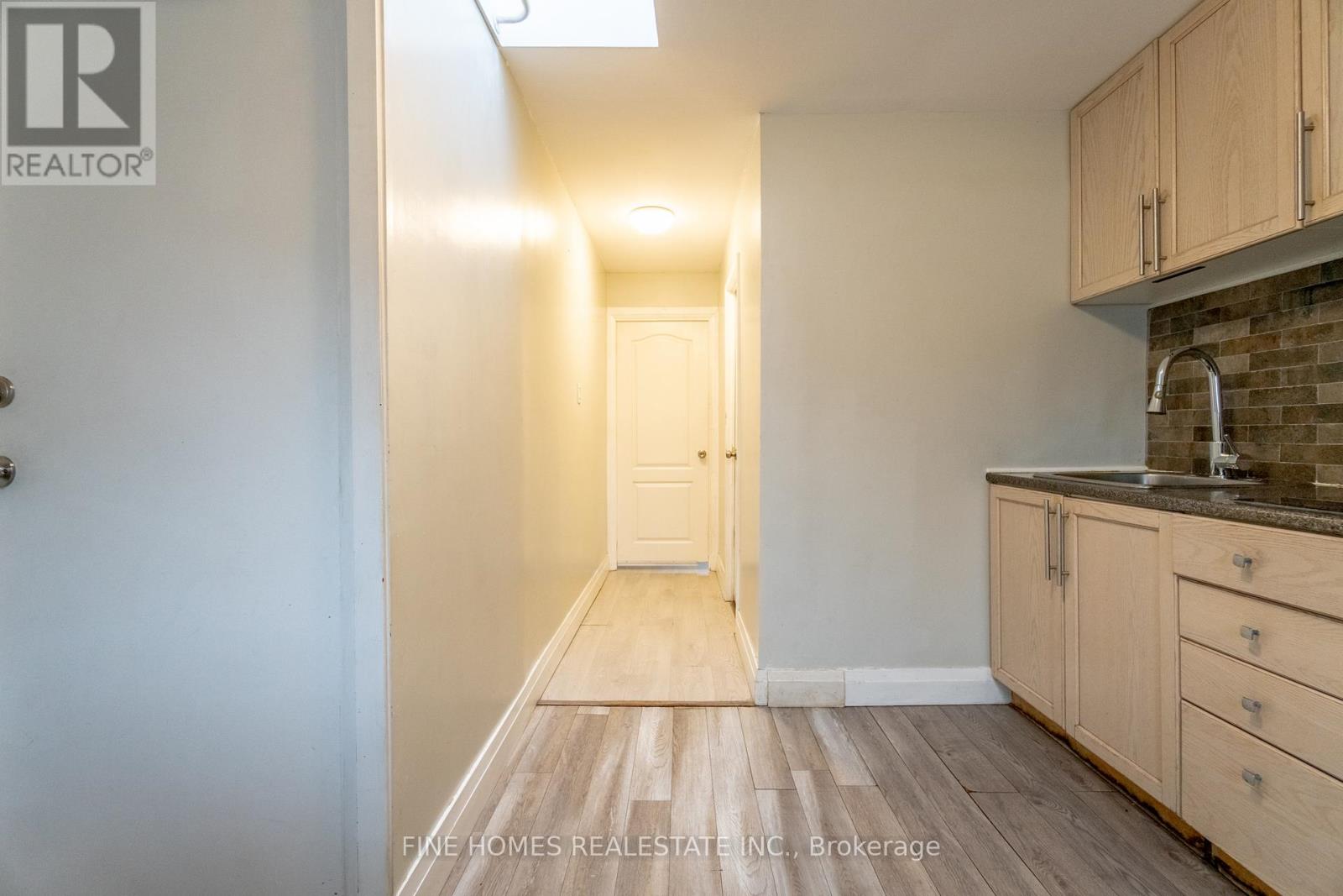 48 Carr Street, Toronto, Ontario  M5T 1B7 - Photo 12 - C12952254