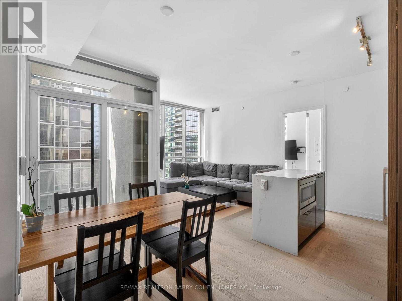 905 - 1 Yorkville Avenue, Toronto, Ontario  M4W 1L1 - Photo 3 - C12952256