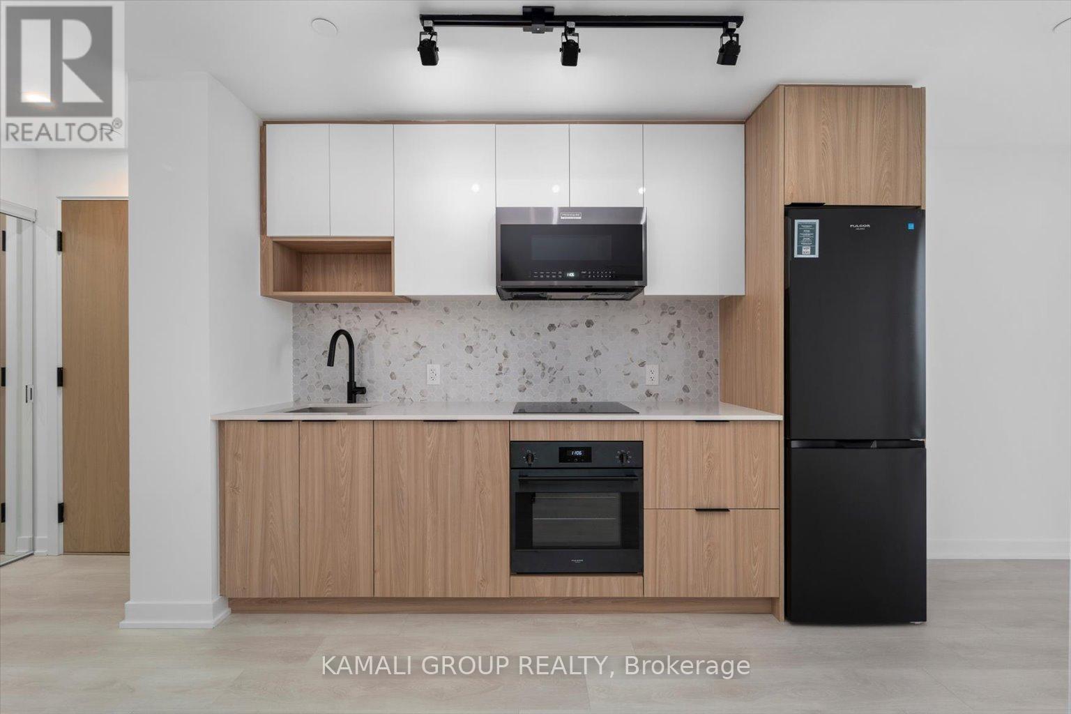 3613 - 5 Defries Street, Toronto, Ontario M5A 0W7 - Photo 4 - C12952344