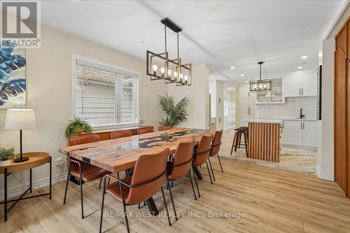 201 Rhodes Avenue, Toronto, Ontario  M4L 3A2 - Photo 5 - E12952334