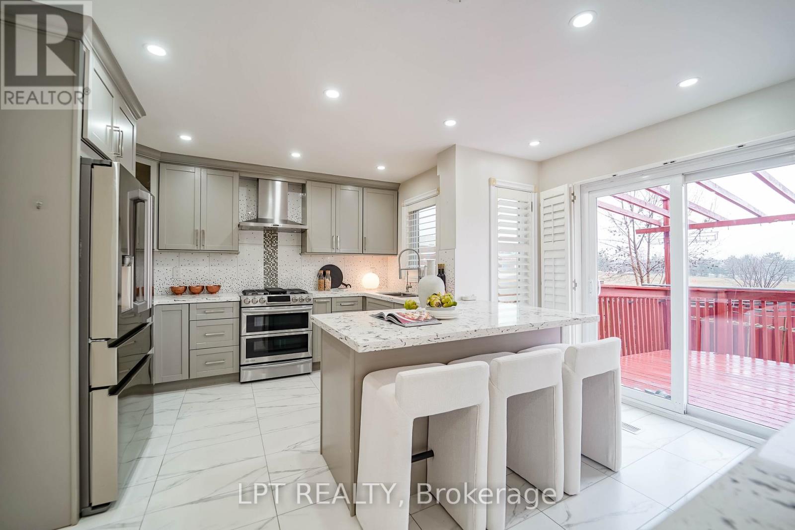 40 Dewberry Drive, Markham, Ontario  L3S 2S3 - Photo 13 - N12952286