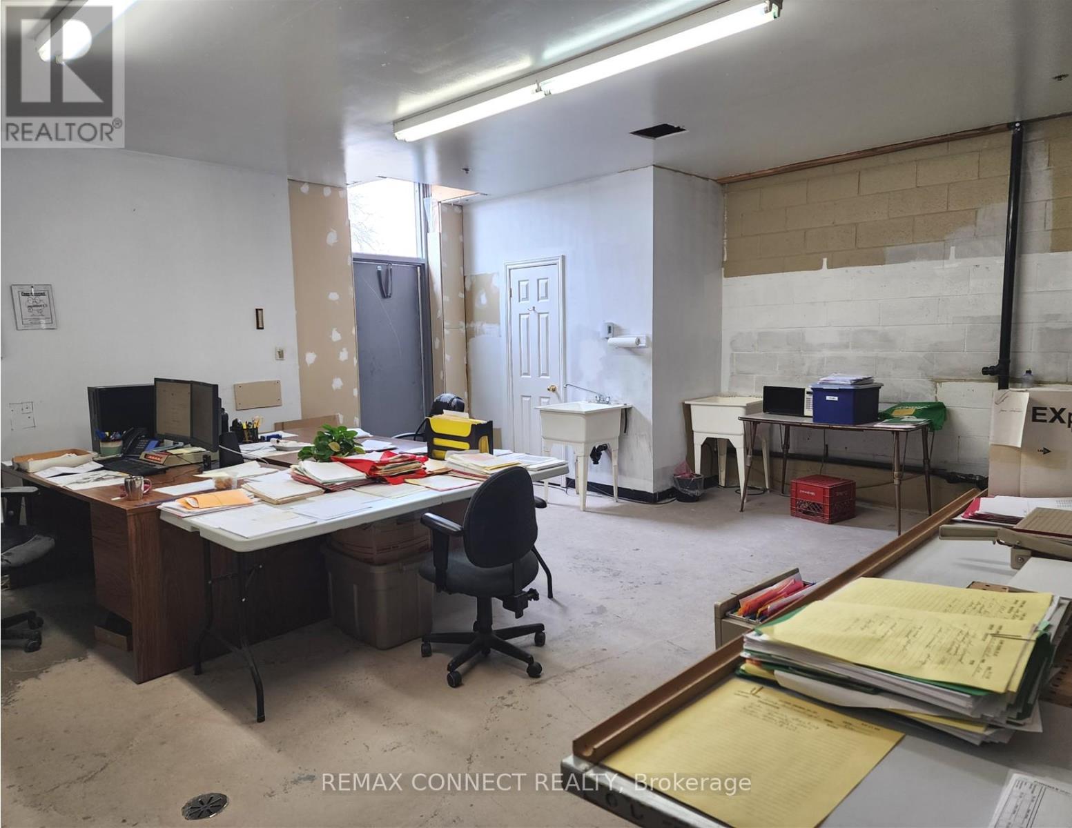 10 - 110 Pony Drive, Newmarket, Ontario  L3Y 7B6 - Photo 8 - N12952348