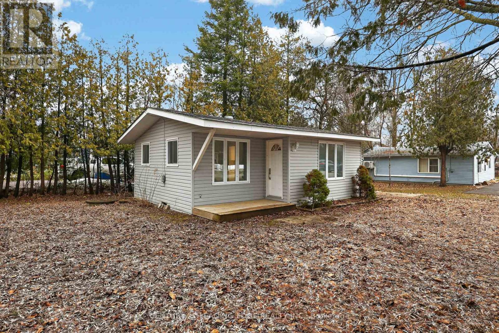 2073 Kate Avenue, Innisfil, Ontario  L9S 1Y3 - Photo 3 - N12952360