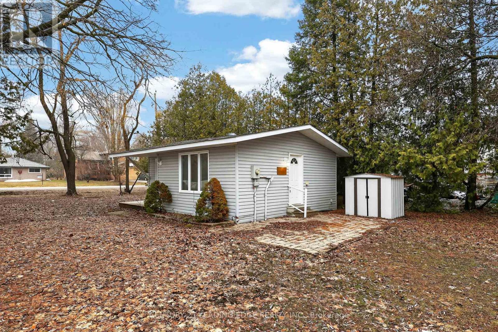 2073 Kate Avenue, Innisfil, Ontario  L9S 1Y3 - Photo 4 - N12952360