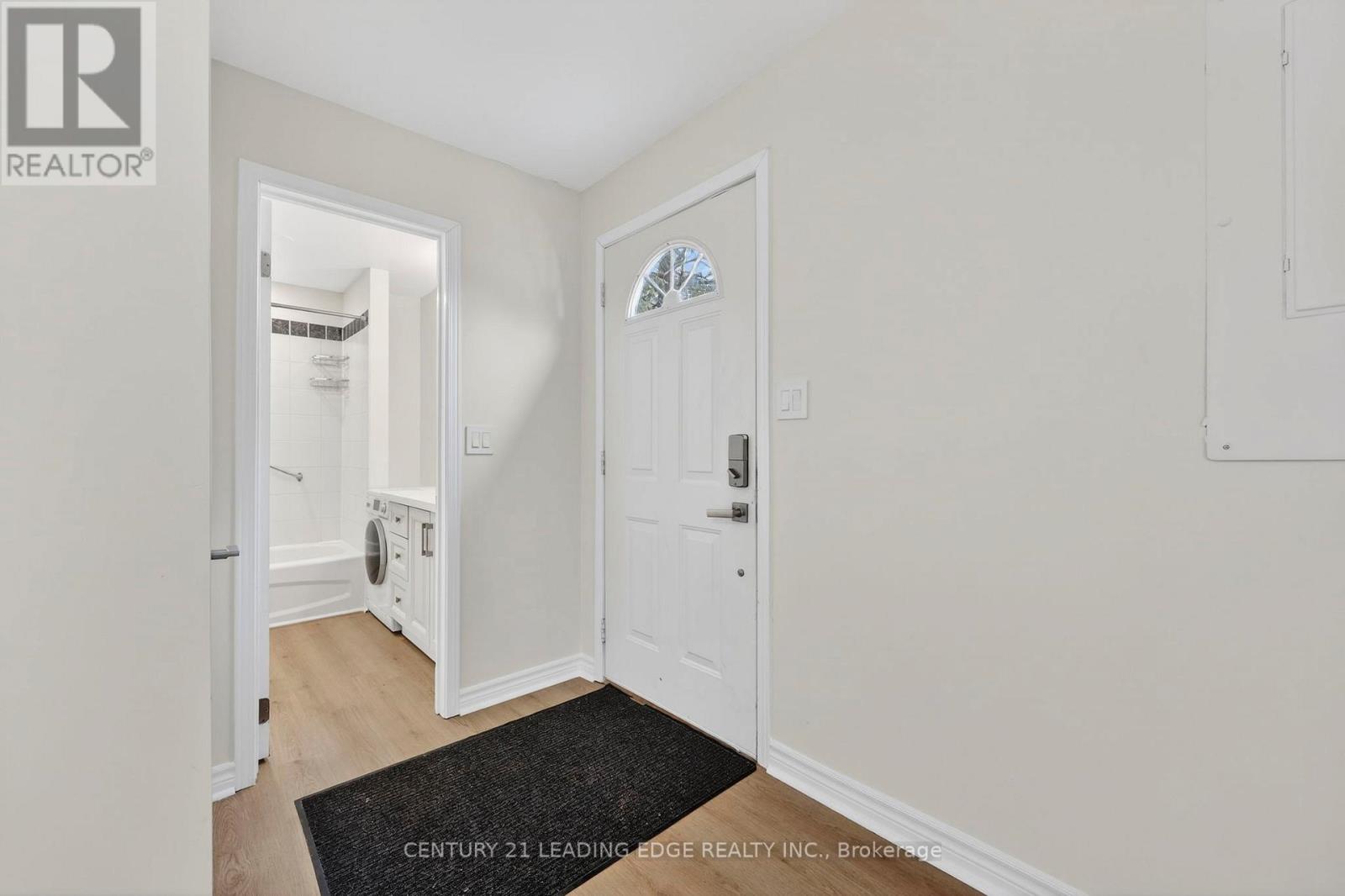 2073 Kate Avenue, Innisfil, Ontario  L9S 1Y3 - Photo 6 - N12952360