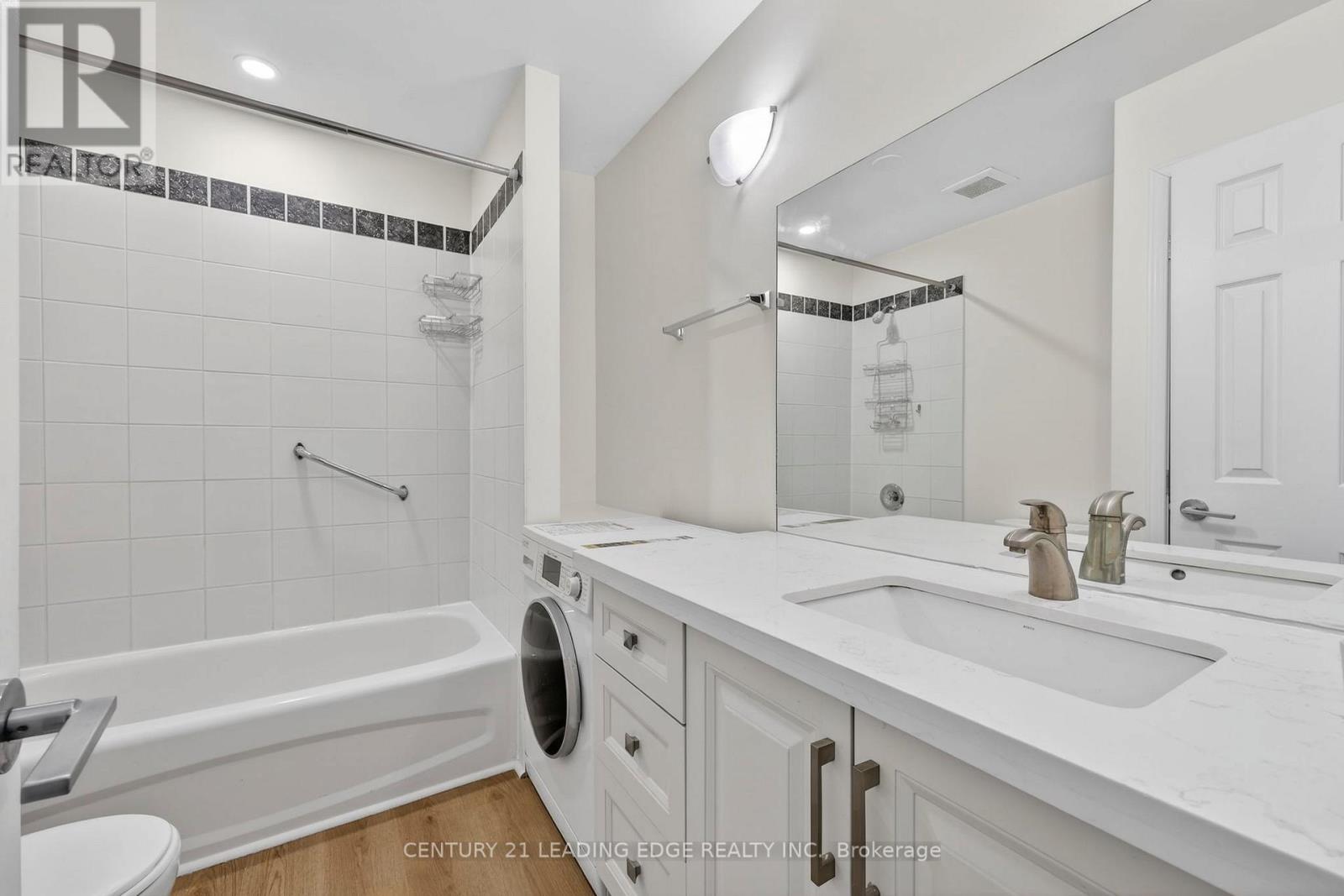 2073 Kate Avenue, Innisfil, Ontario  L9S 1Y3 - Photo 8 - N12952360