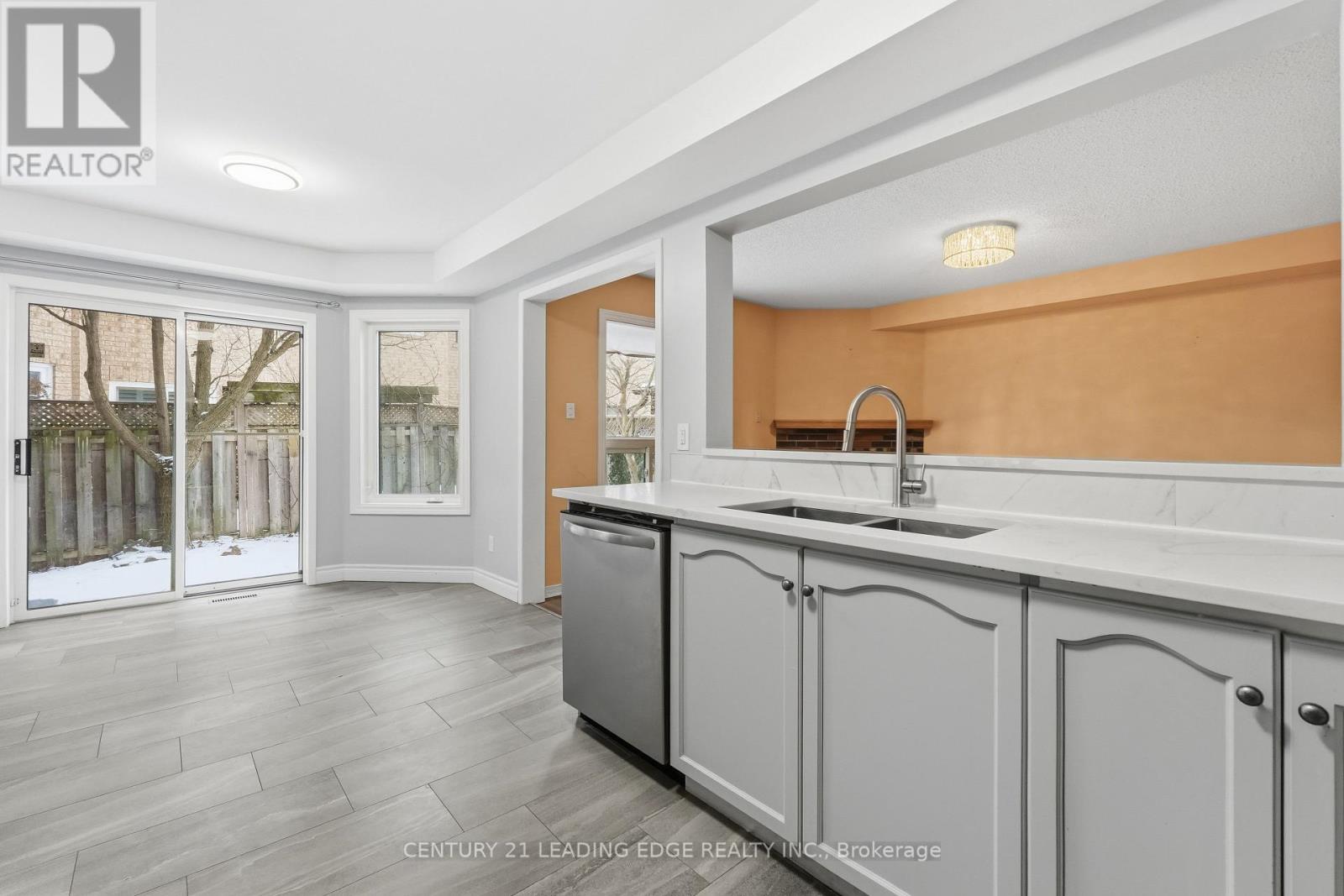 60 Snedden Avenue, Aurora, Ontario  L4G 7K6 - Photo 18 - N12952388