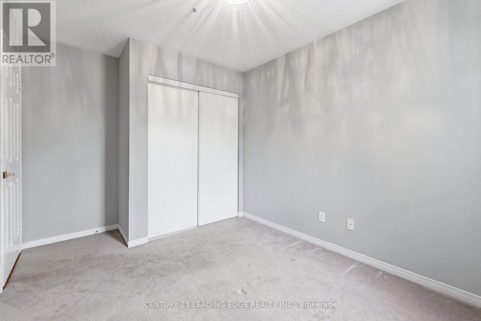 60 Snedden Avenue, Aurora, Ontario  L4G 7K6 - Photo 41 - N12952388