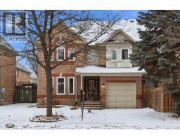 60 SNEDDEN AVENUE, Aurora, Ontario