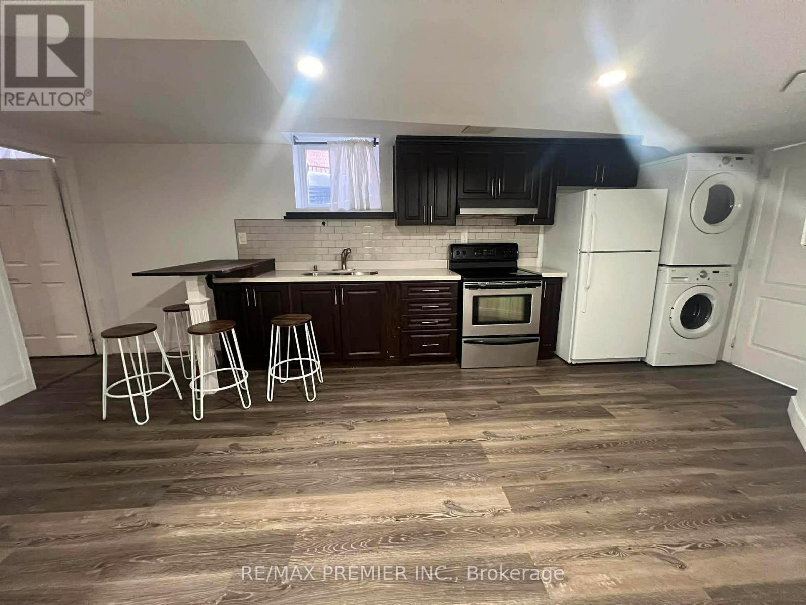 118 SOLWAY AVENUE, Vaughan, Ontario