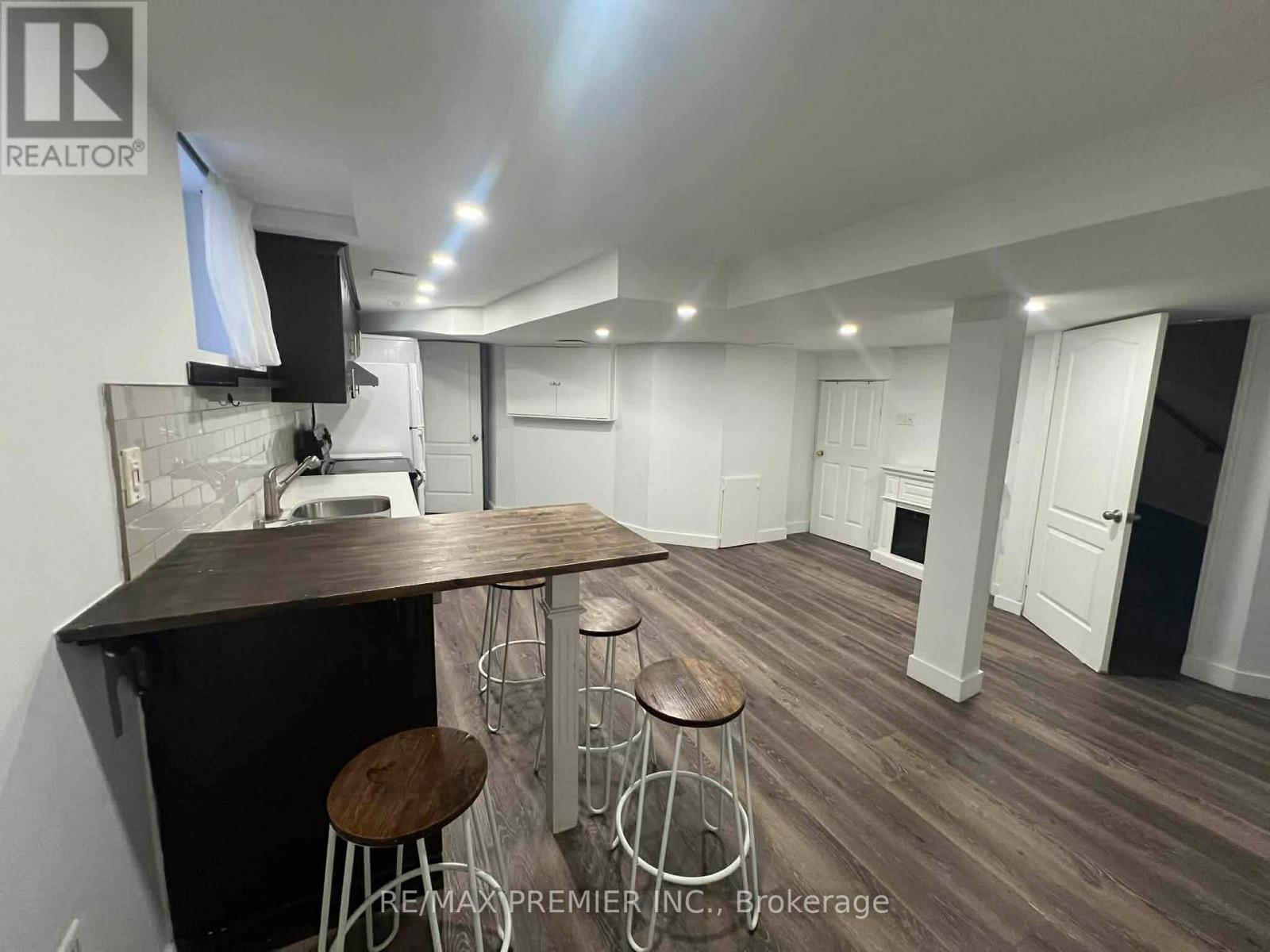 118 Solway Avenue, Vaughan, Ontario  L6A 2X1 - Photo 2 - N12952398