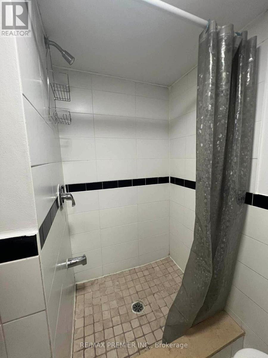 118 Solway Avenue, Vaughan, Ontario  L6A 2X1 - Photo 5 - N12952398