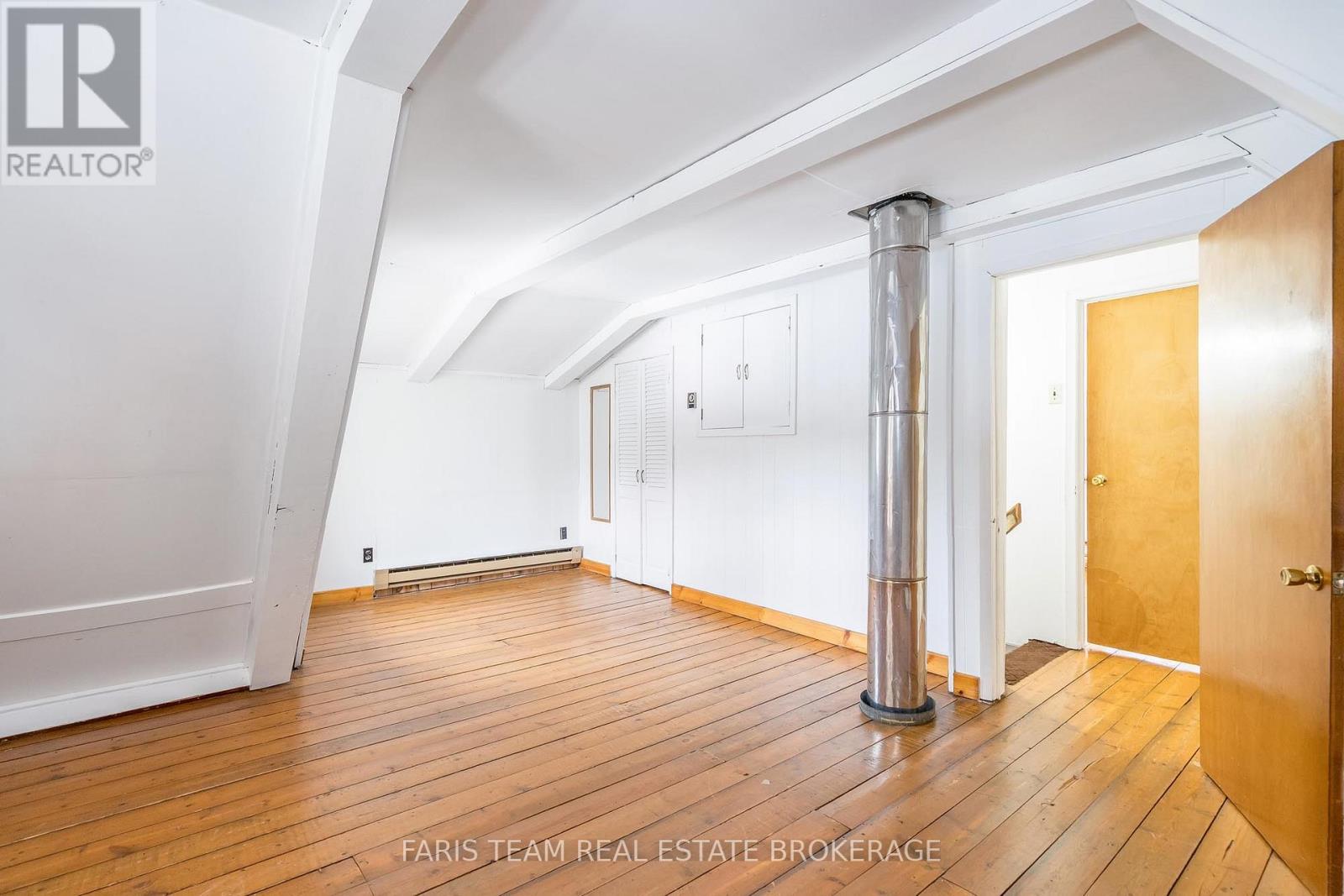 7237 6/7 Sideroad Nottawasaga, Clearview (Creemore), Ontario  L0M 1G0 - Photo 19 - S12952294