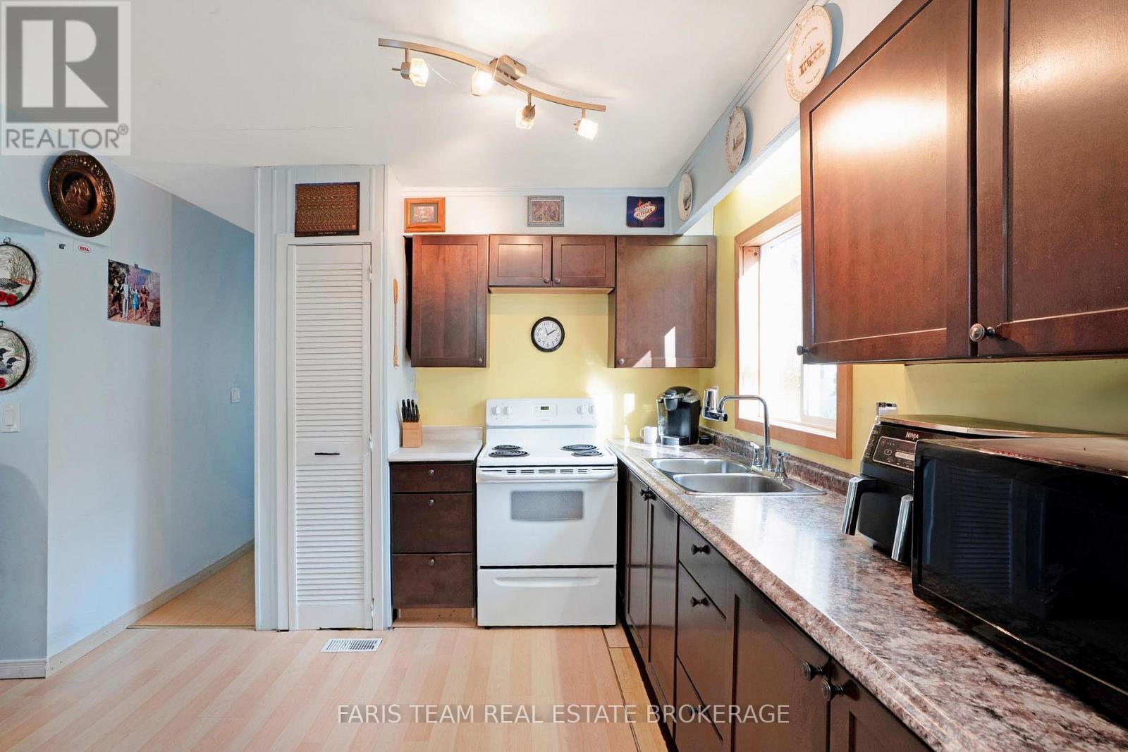 2235 Ron Jones Road E5, Tay, Ontario  L4R 4K3 - Photo 9 - S12952298