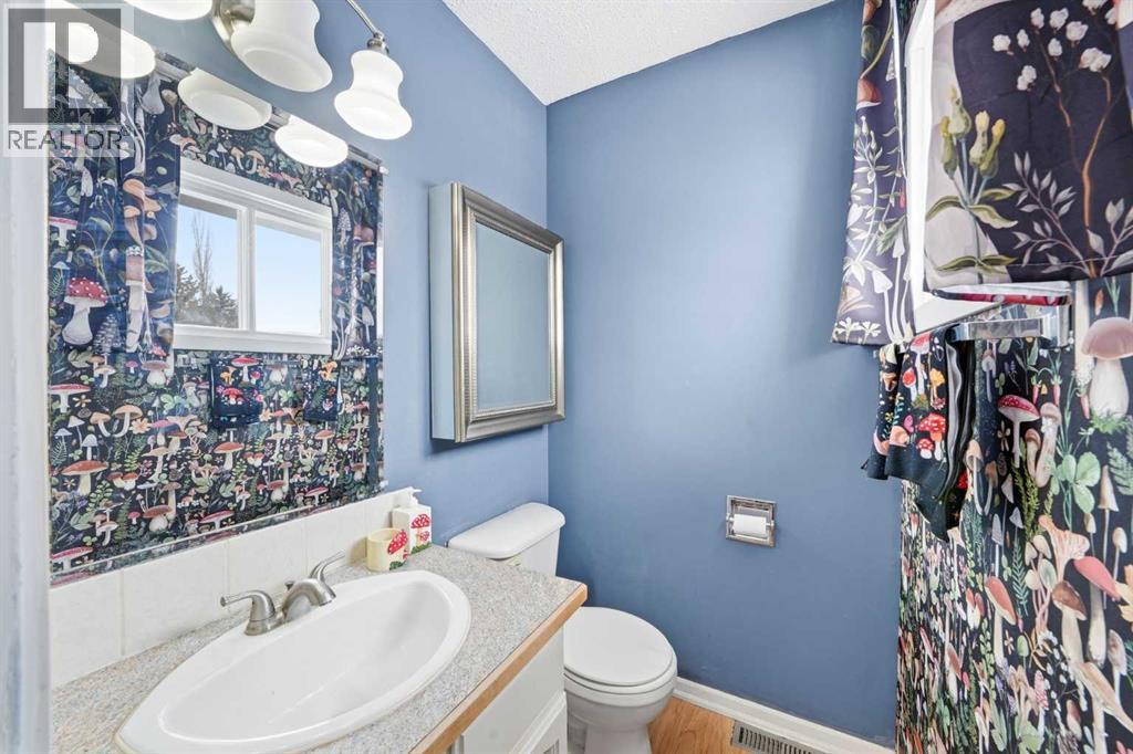 941 Macleod Trail SW, High River, Alberta  T1V 1C2 - Photo 12 - A2296774