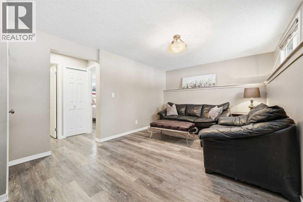 941 Macleod Trail SW, High River, Alberta  T1V 1C2 - Photo 19 - A2296774