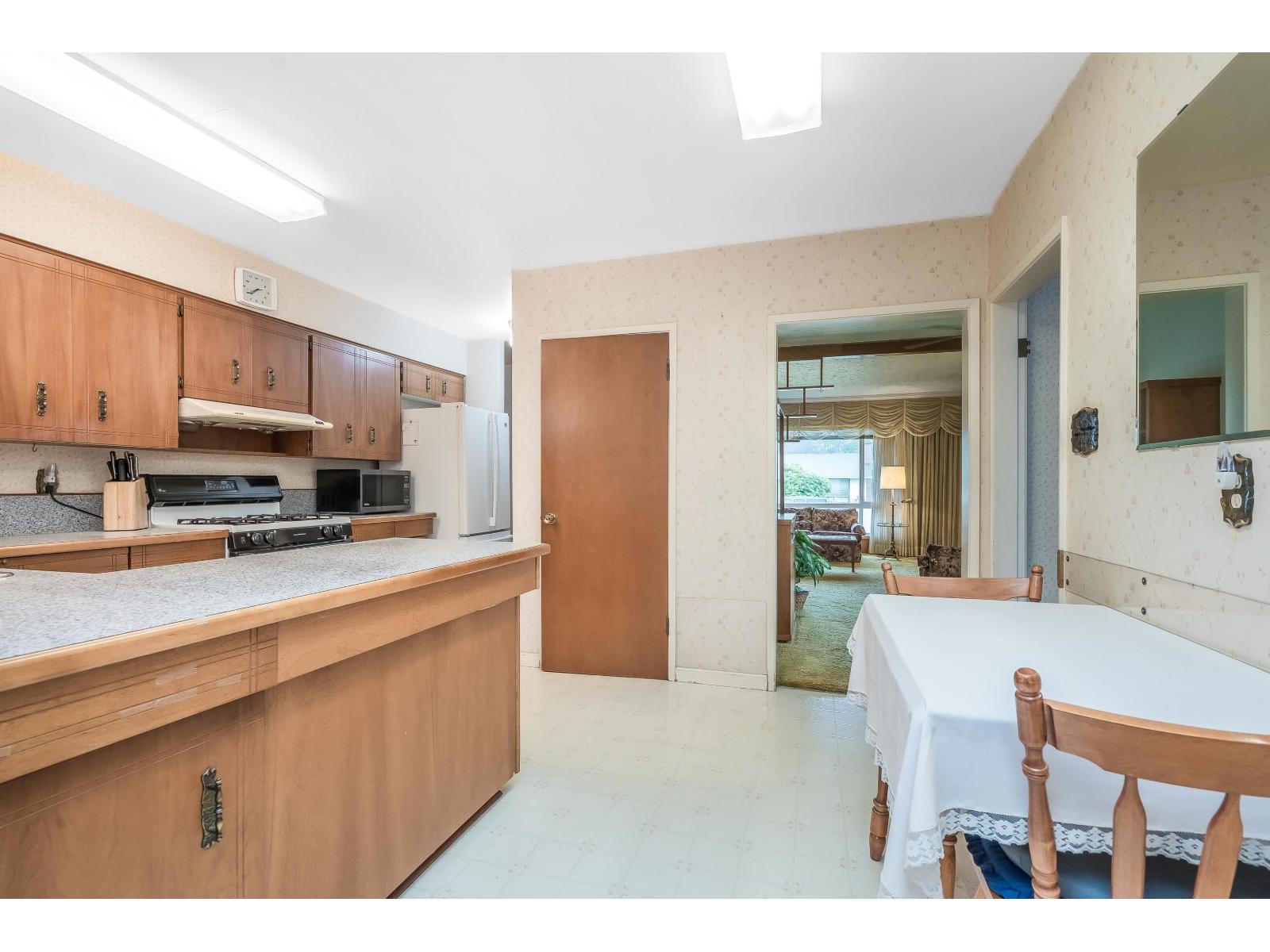 2084 Hollyberry Court, Abbotsford, British Columbia  V2S 3X2 - Photo 16 - R3105845