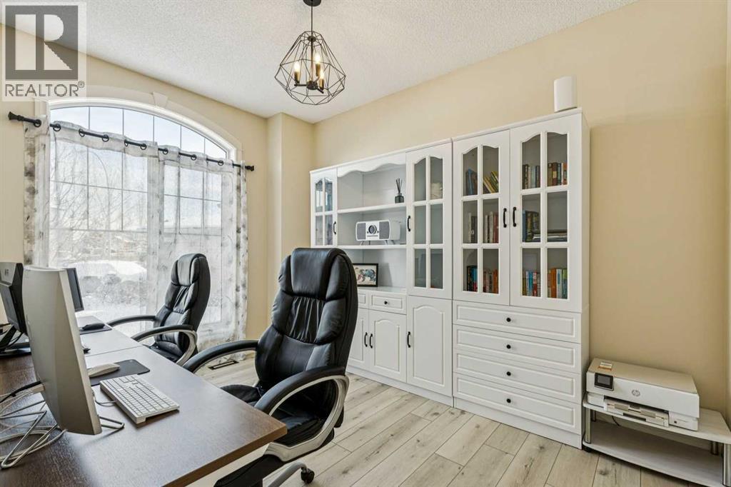 120 Hidden Creek Circle Nw, Calgary, Alberta  T3A 6J3 - Photo 17 - A2297983