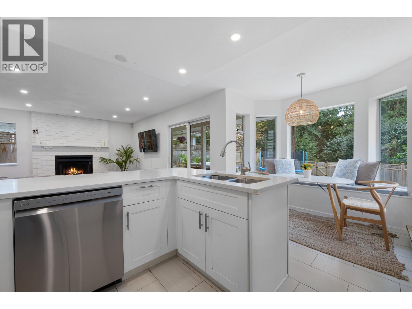 5636 Marine Drive, West Vancouver, British Columbia  V7W 2R6 - Photo 12 - R3106134