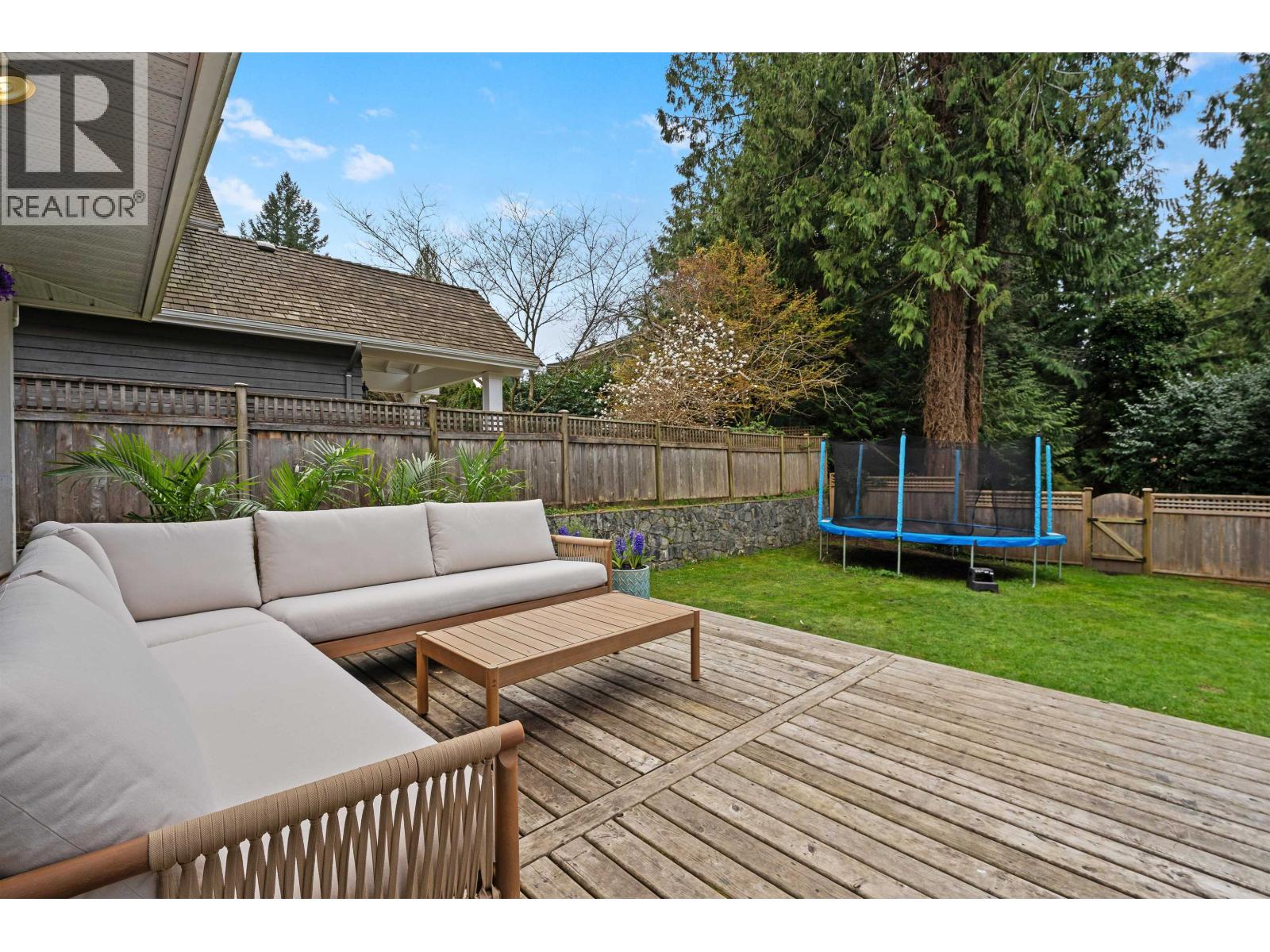 5636 Marine Drive, West Vancouver, British Columbia  V7W 2R6 - Photo 3 - R3106134