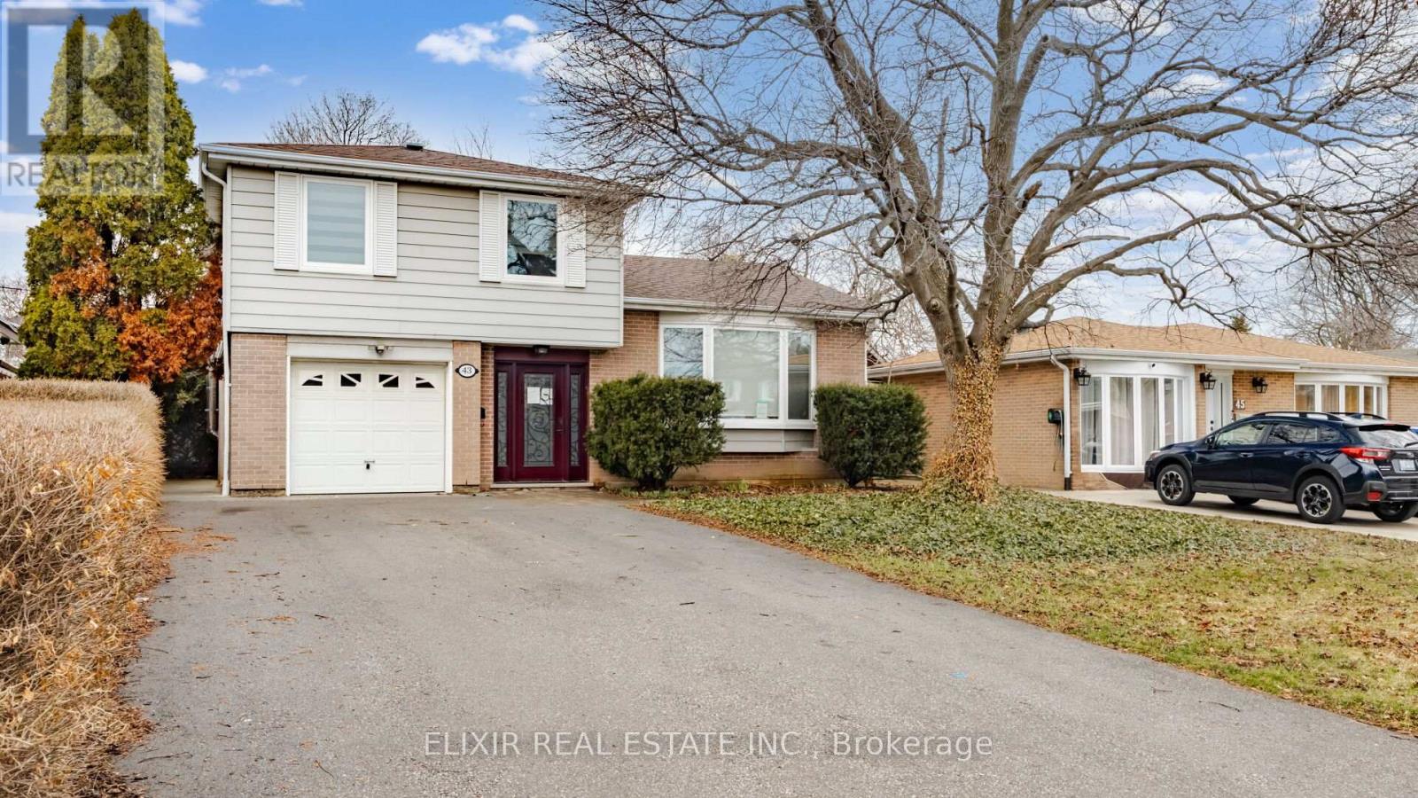 43 Bromley Crescent, Brampton, Ontario  L6T 1Z2 - Photo 4 - W12952258