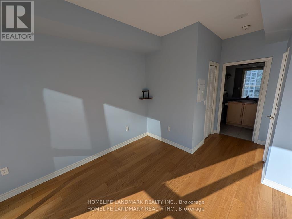 1707 - 349 Rathburn Road W, Mississauga, Ontario  L5B 0G9 - Photo 15 - W12952280