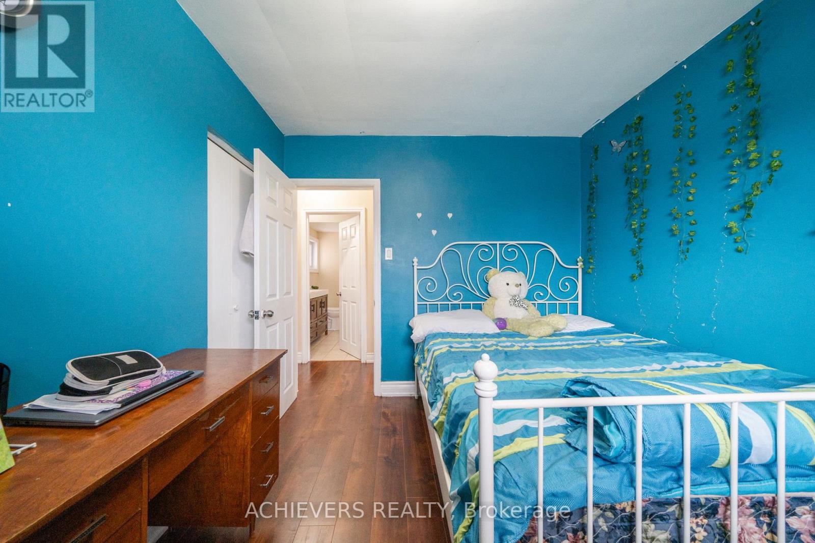 28 Cumbrian Court, Brampton, Ontario  L6X 2J8 - Photo 16 - W12952300