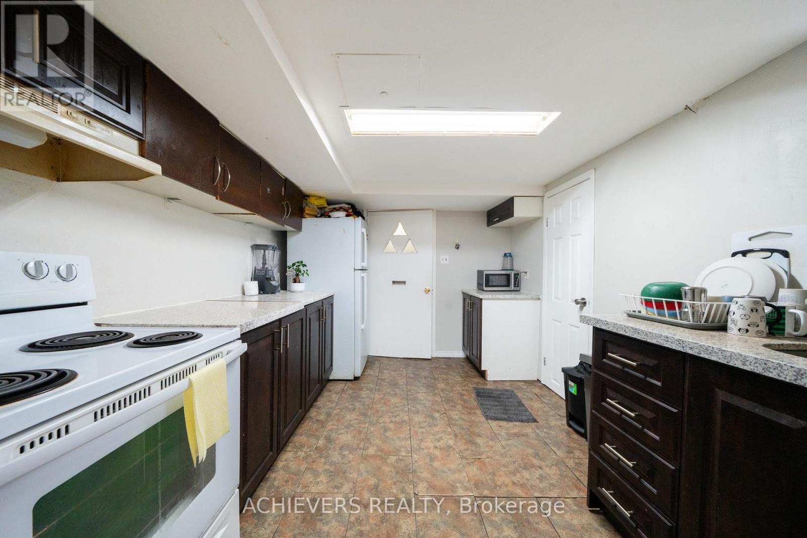 28 Cumbrian Court, Brampton, Ontario  L6X 2J8 - Photo 26 - W12952300