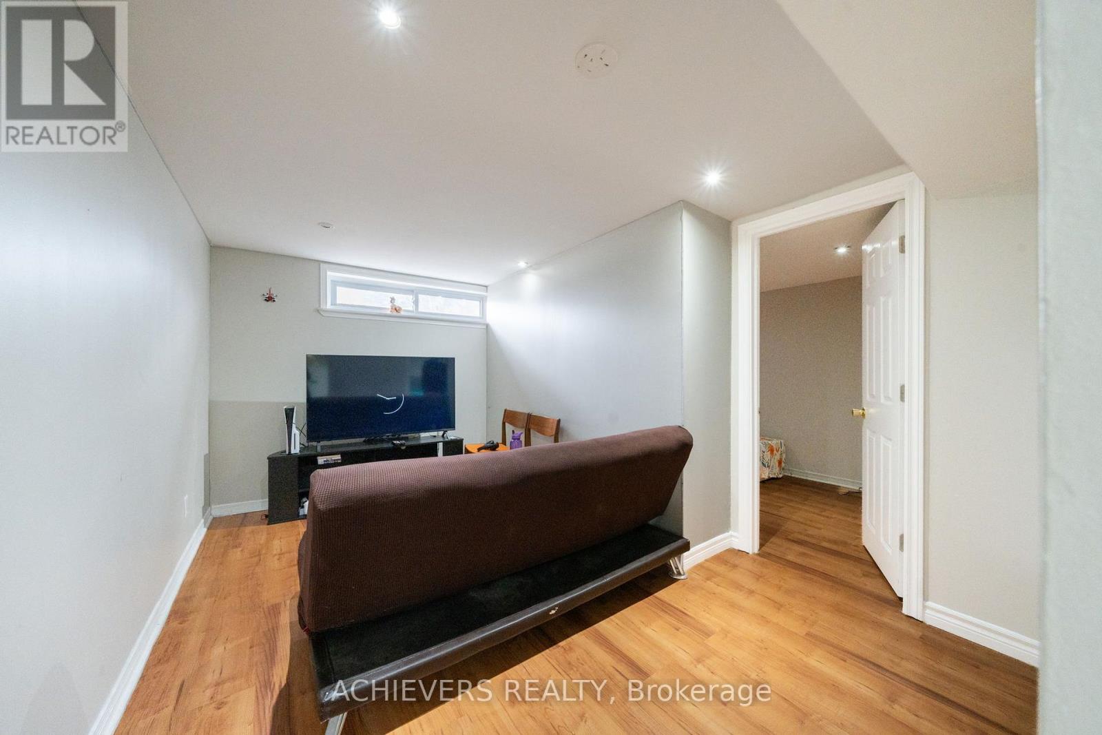 28 Cumbrian Court, Brampton, Ontario  L6X 2J8 - Photo 27 - W12952300