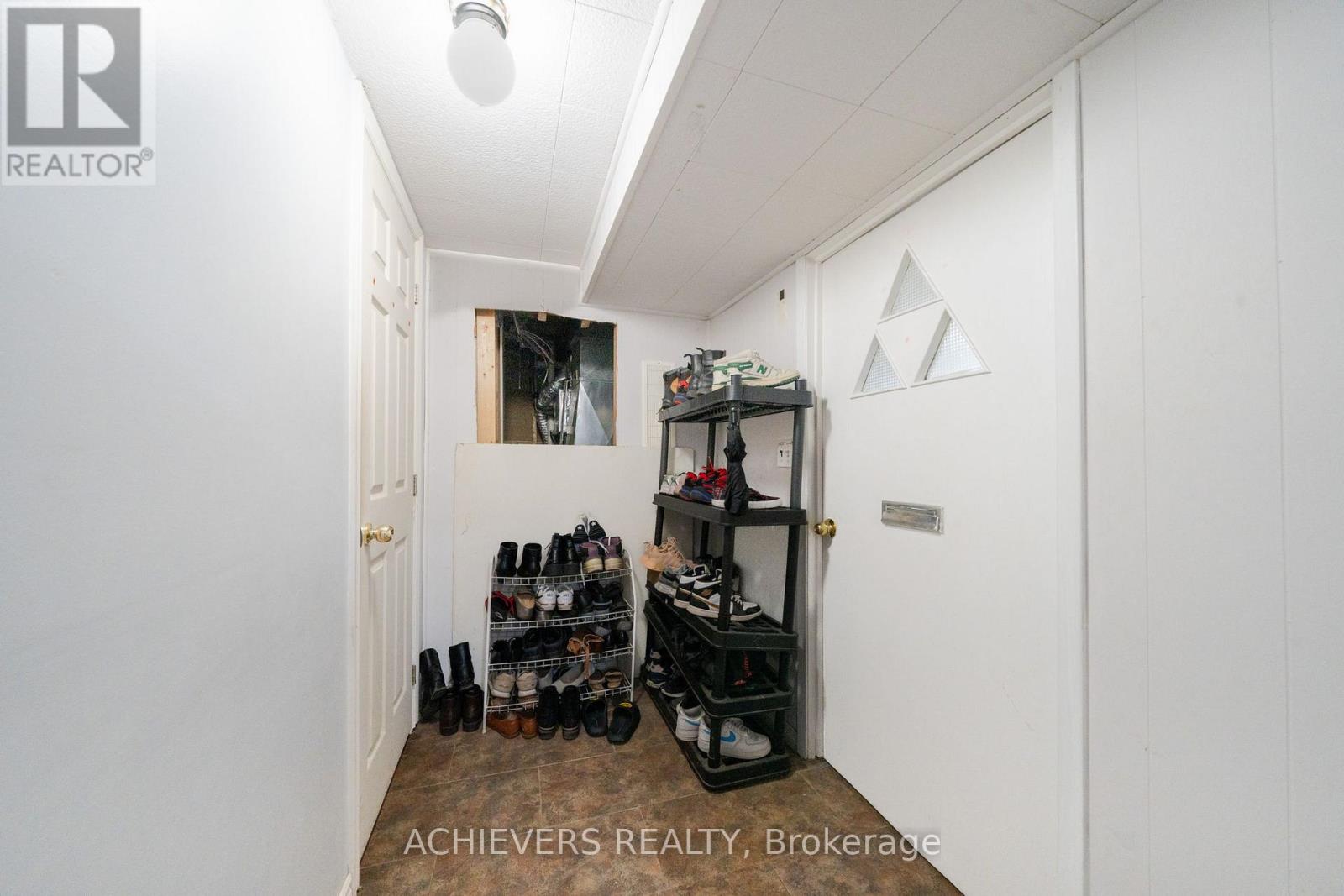 28 Cumbrian Court, Brampton, Ontario  L6X 2J8 - Photo 35 - W12952300