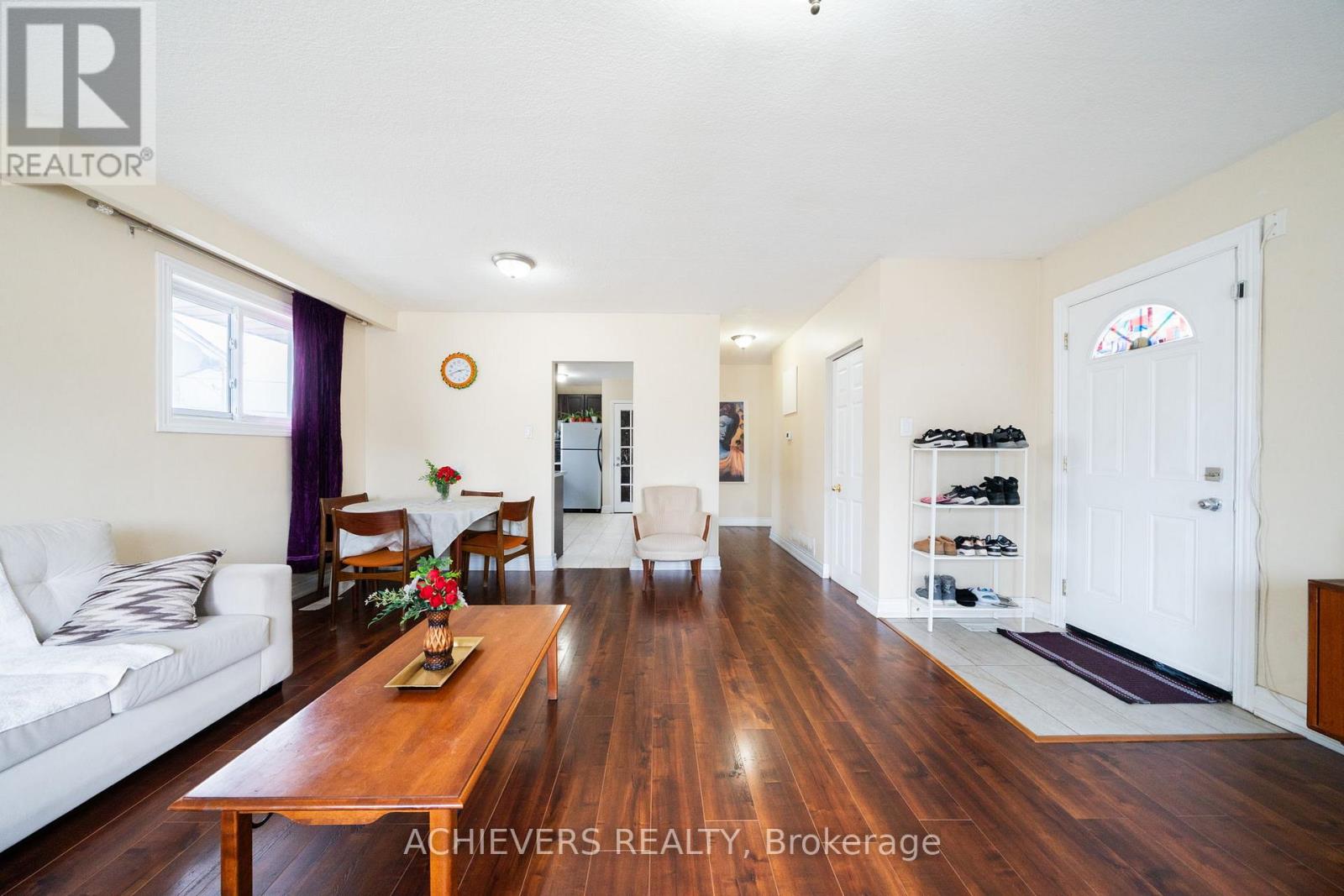 28 Cumbrian Court, Brampton, Ontario  L6X 2J8 - Photo 8 - W12952300