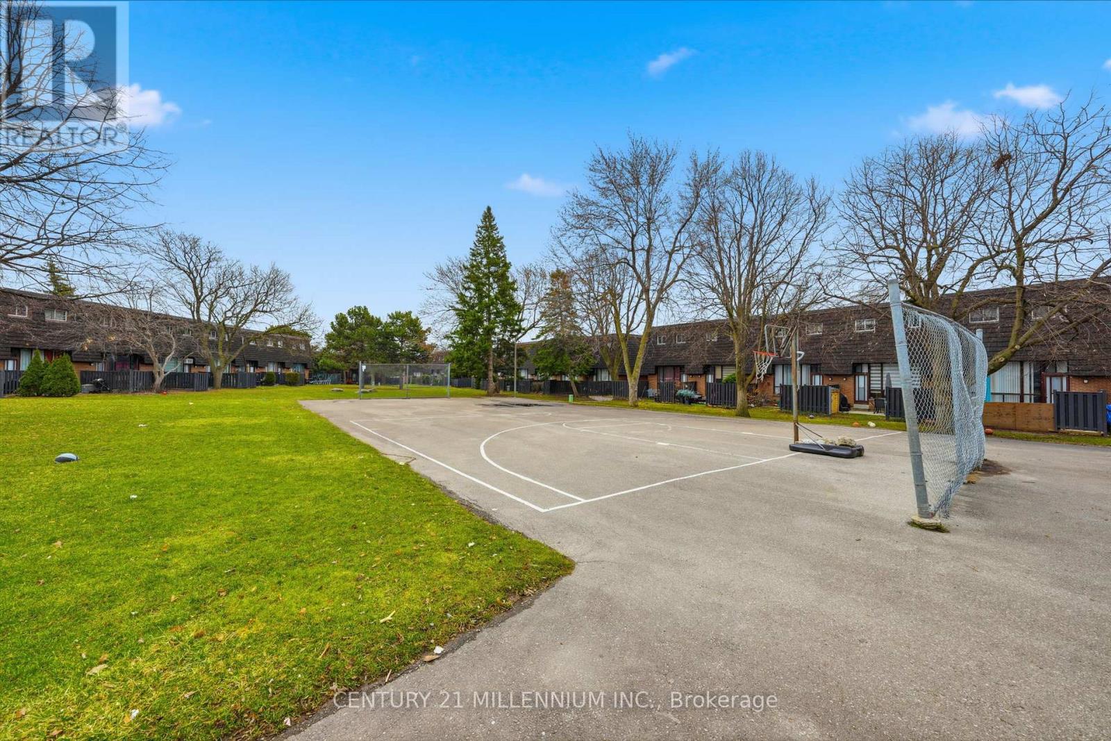 107 Darras Court, Brampton, Ontario  L6T 1W7 - Photo 24 - W12952338