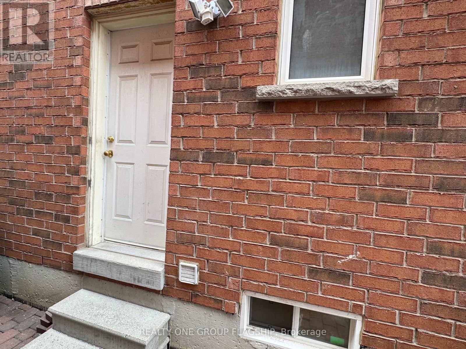 (Lower) - 3857 Skyview Street, Mississauga, Ontario  L5M 8A1 - Photo 2 - W12952386