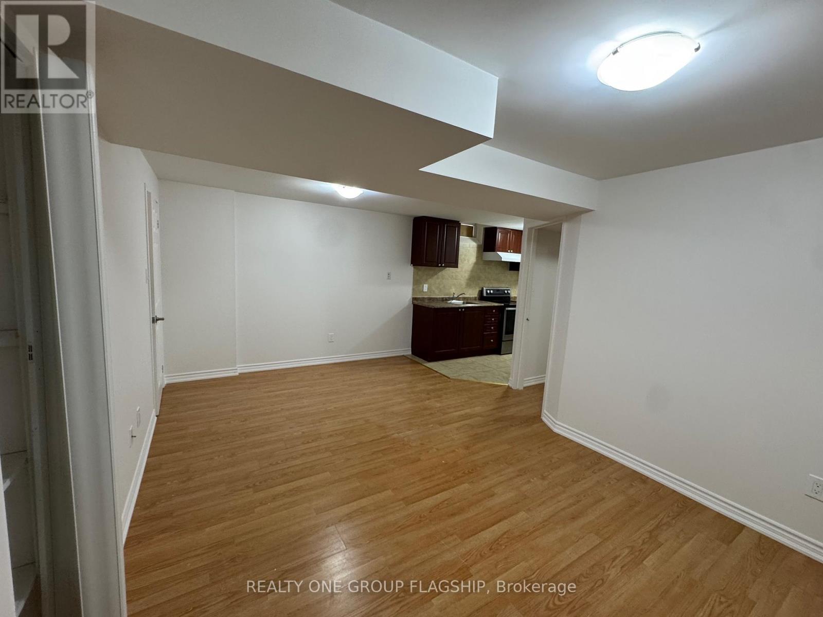 (Lower) - 3857 Skyview Street, Mississauga, Ontario  L5M 8A1 - Photo 7 - W12952386