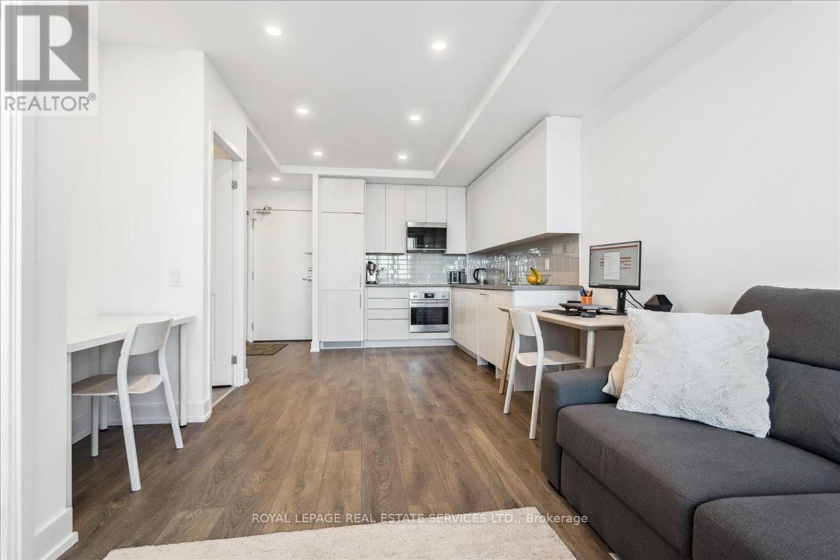 2002 - 297 Oak Walk Drive, Oakville, Ontario  L6H 3R6 - Photo 12 - W12952400