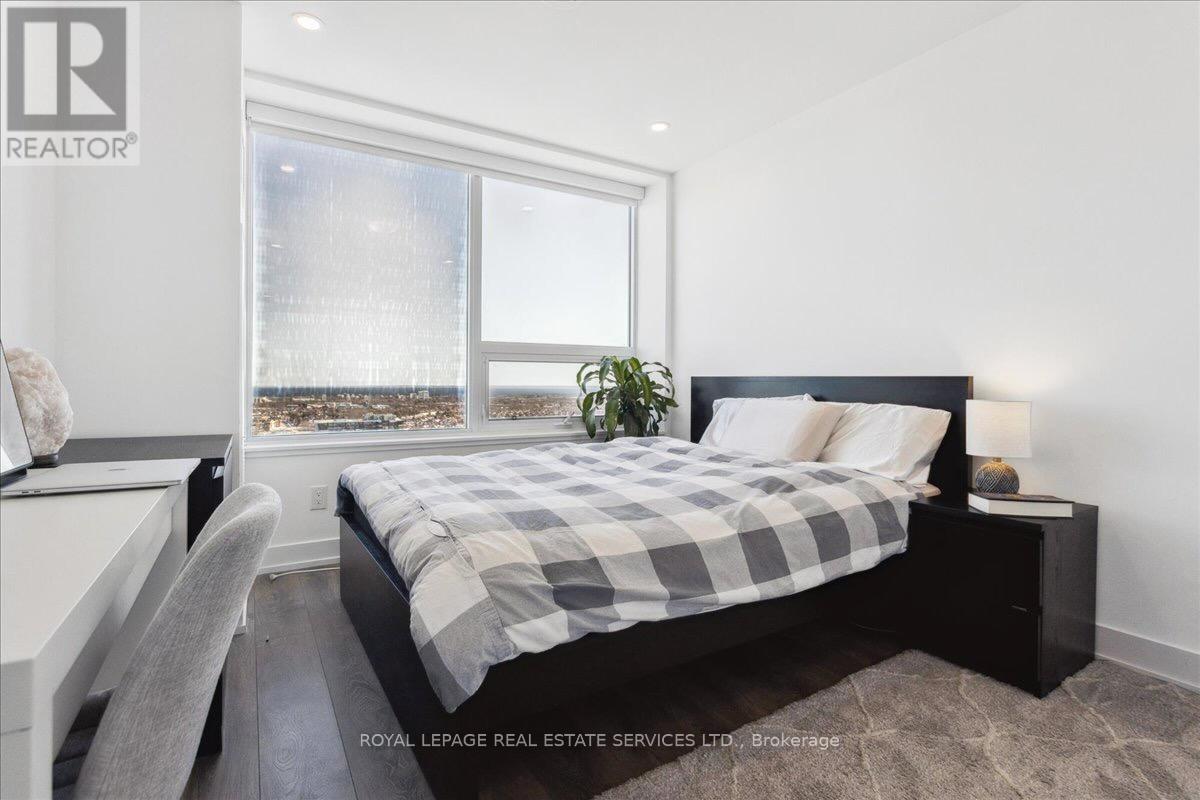 2002 - 297 Oak Walk Drive, Oakville, Ontario  L6H 3R6 - Photo 16 - W12952400