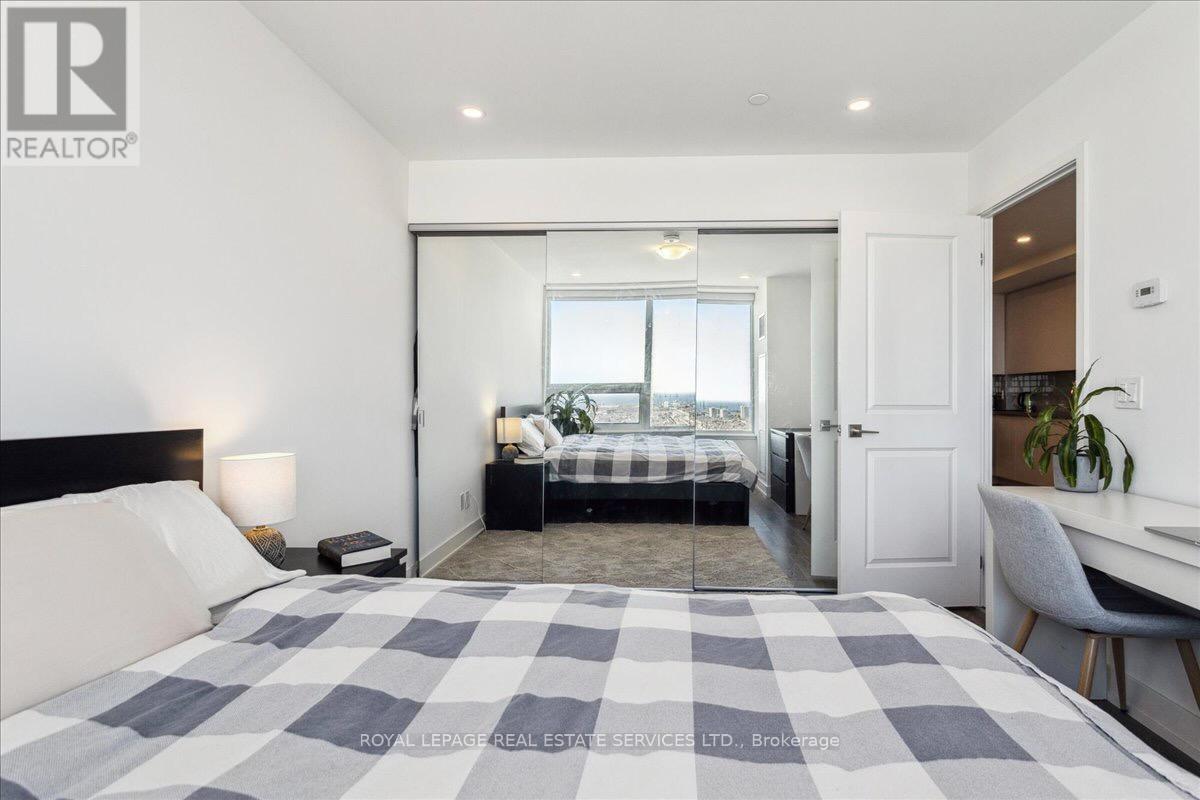 2002 - 297 Oak Walk Drive, Oakville, Ontario  L6H 3R6 - Photo 18 - W12952400