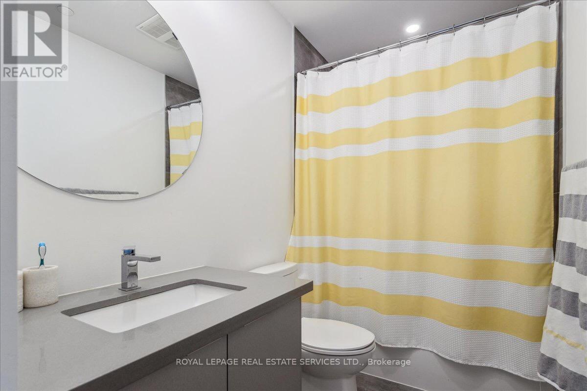 2002 - 297 Oak Walk Drive, Oakville, Ontario  L6H 3R6 - Photo 19 - W12952400