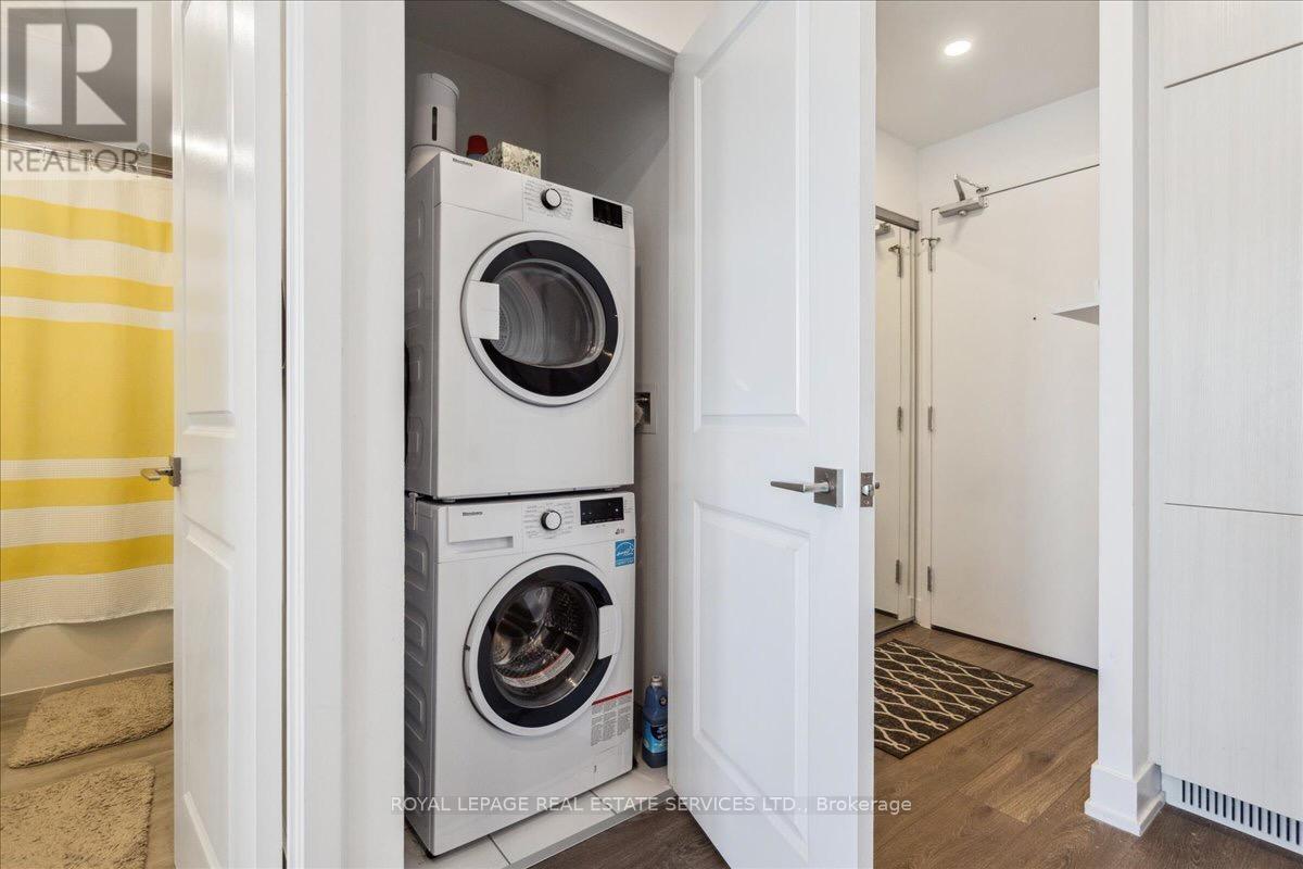 2002 - 297 Oak Walk Drive, Oakville, Ontario  L6H 3R6 - Photo 20 - W12952400