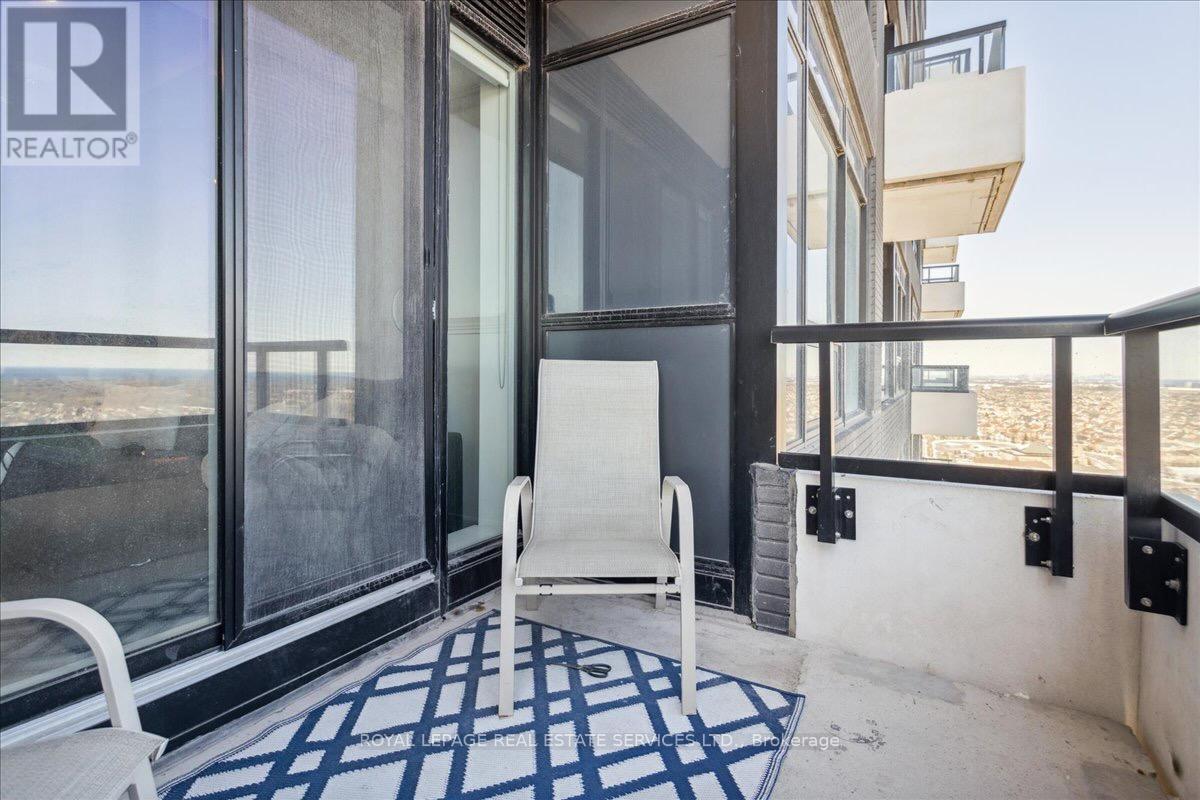 2002 - 297 Oak Walk Drive, Oakville, Ontario  L6H 3R6 - Photo 23 - W12952400