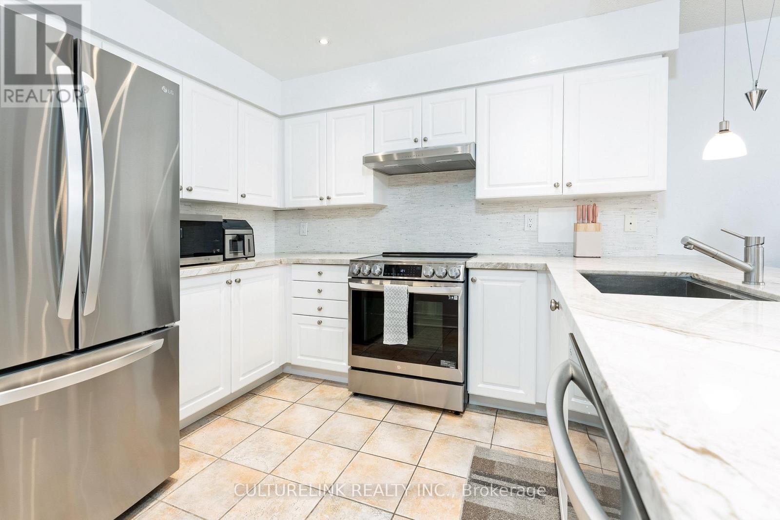 Ph6 - 135 Pond Drive, Markham, Ontario  L3T 7V6 - Photo 8 - N12952174