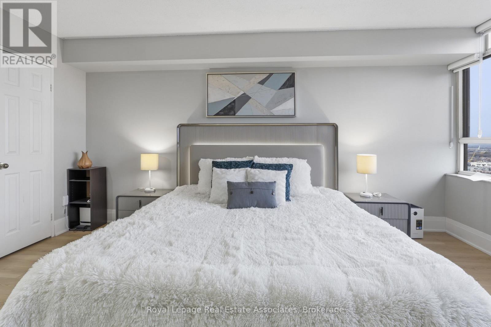 1808 - 100 County Court Boulevard, Brampton, Ontario  L6W 3X1 - Photo 28 - W12951806