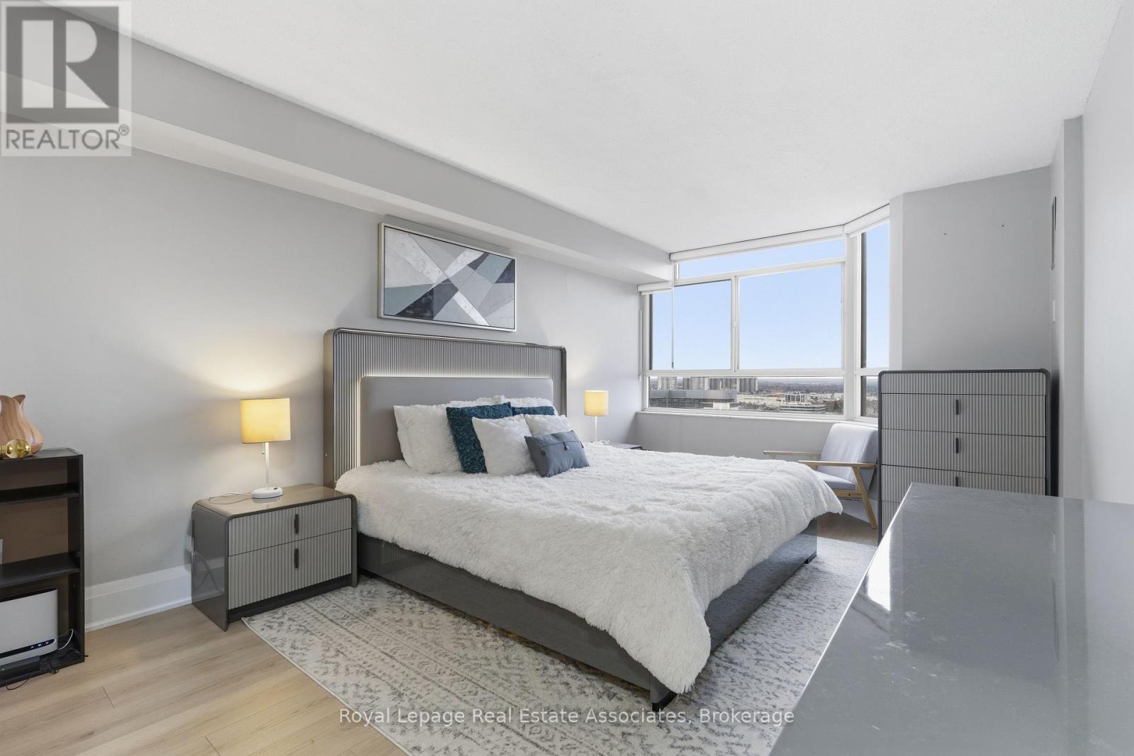 1808 - 100 County Court Boulevard, Brampton, Ontario  L6W 3X1 - Photo 26 - W12951806